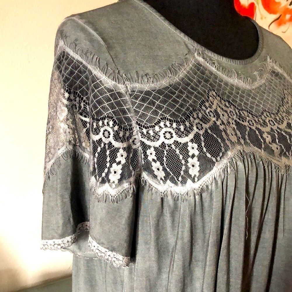 POL Front Lace, Flowy Gray Short Sleeve Small - Picture 2 of 8